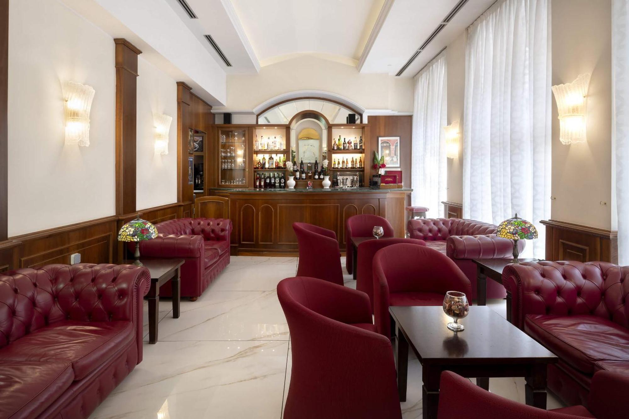 Lancaster Hotel — Photos 1
